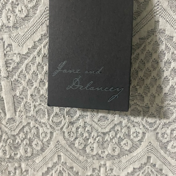 Jane and Delancey Woman’s long Sleeve Knit Top - Picture 5 of 6